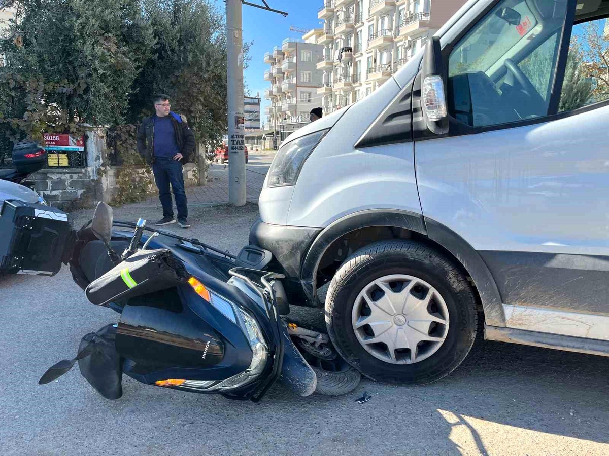 Adıyaman\'da Motosiklet Kazası: Sürücü Yaralandı