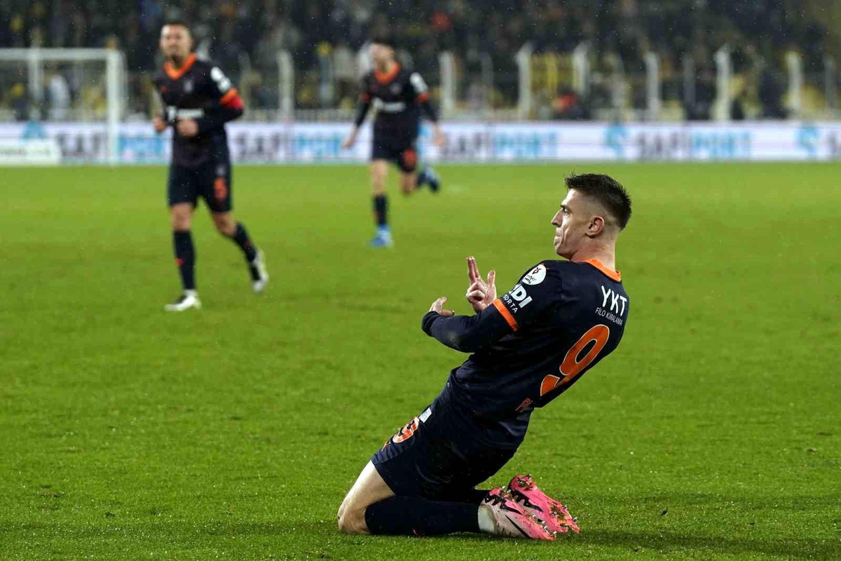 Piatek, Süper Lig\'de Gol Krallığında Zirveye Yerleşti