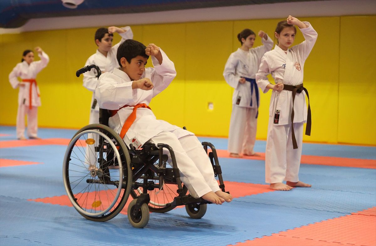Ali Taha\'nın Karate ile Öz Güveni Artıyor