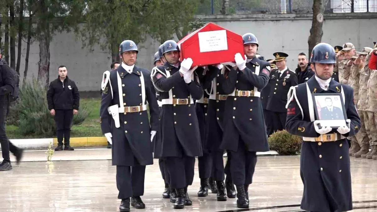 Bursa\'da Silahlı Saldırıda Şehit Olan Jandarma Uzman Çavuş Nurettin Yaşar, Memleketine Uğurlandı