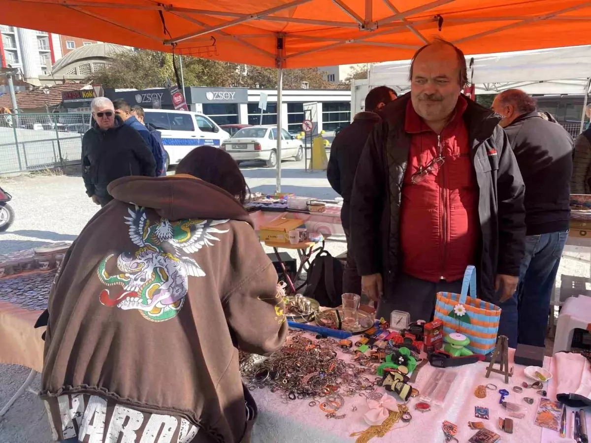 Eskişehir Antika Pazarı\'na Yoğun İlgi