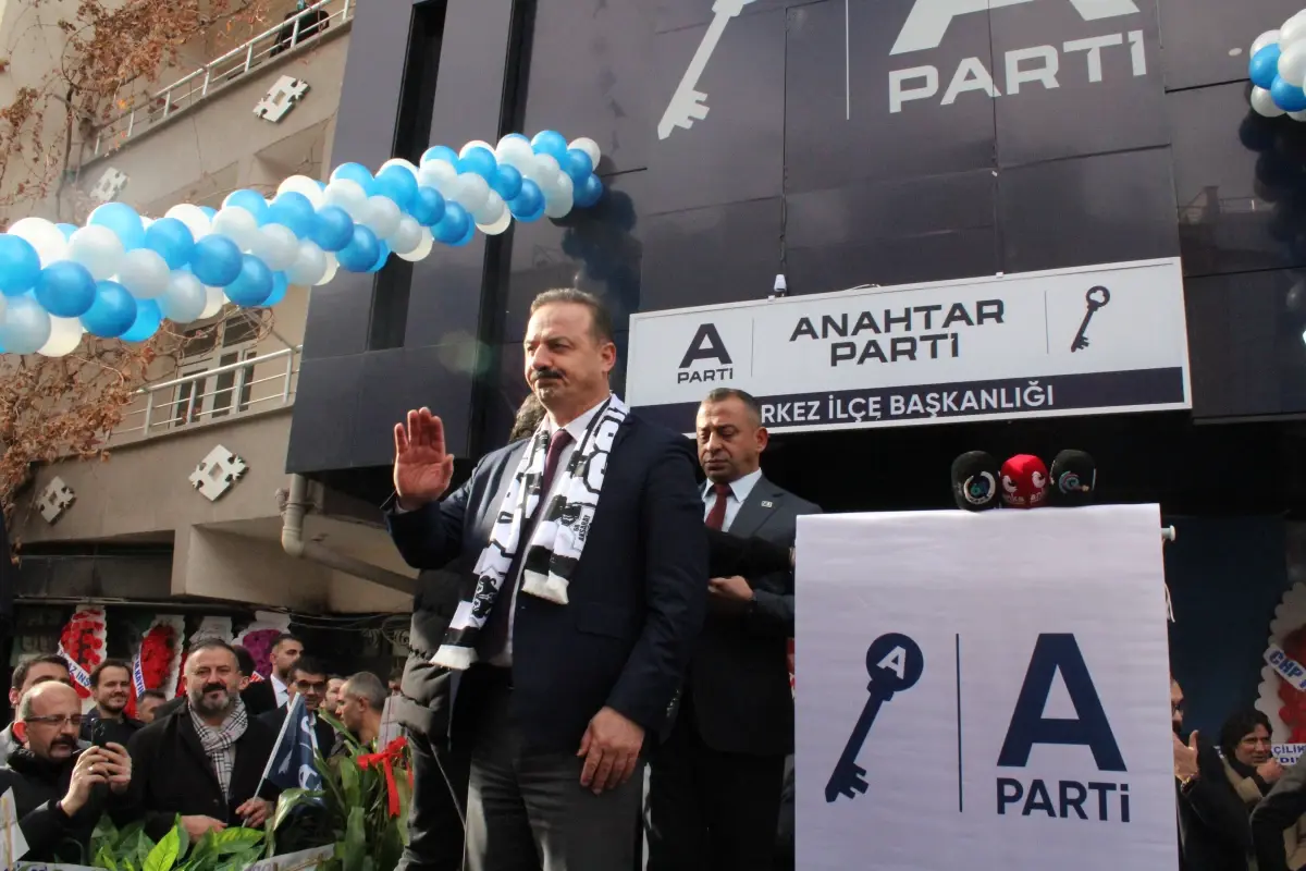 A Parti Genel Başkanı Ağıralioğlu: \'Milletin Geleceğini Kolluyoruz\'