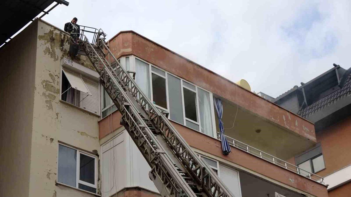 Alanya\'da Apartman Dumanları Korkuttu