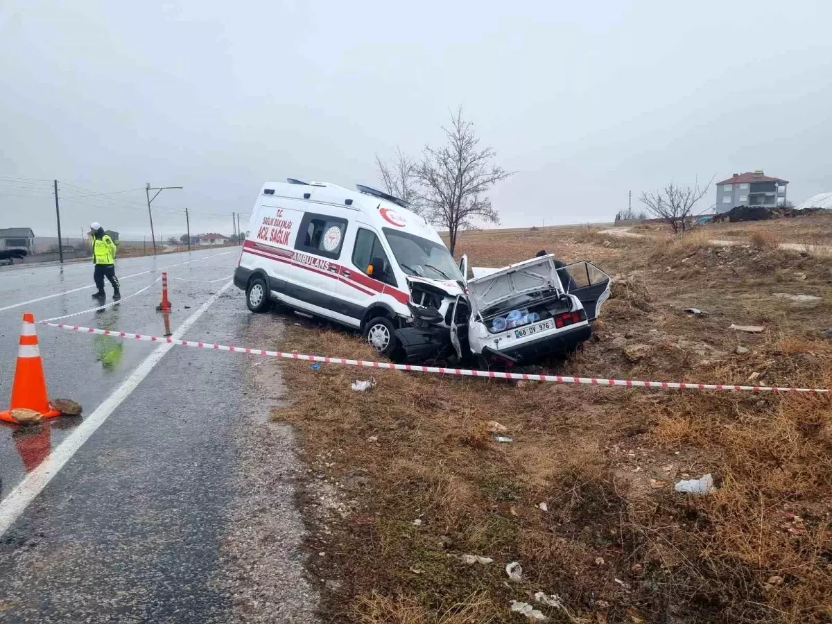 Yozgat\'ta Ambulansla Otomobil Çarpıştı: 1 Ölü