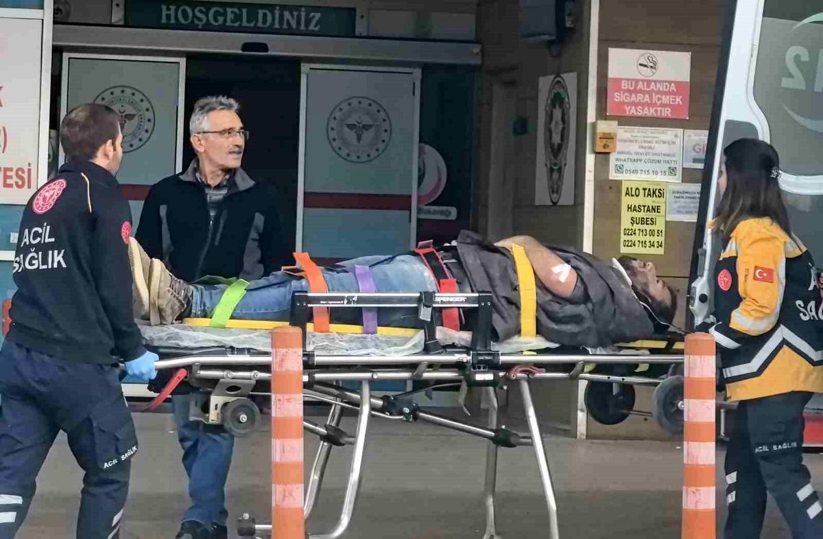 İnegöl\'de Asansör Boşluğuna Düşen İşçi Yaralandı