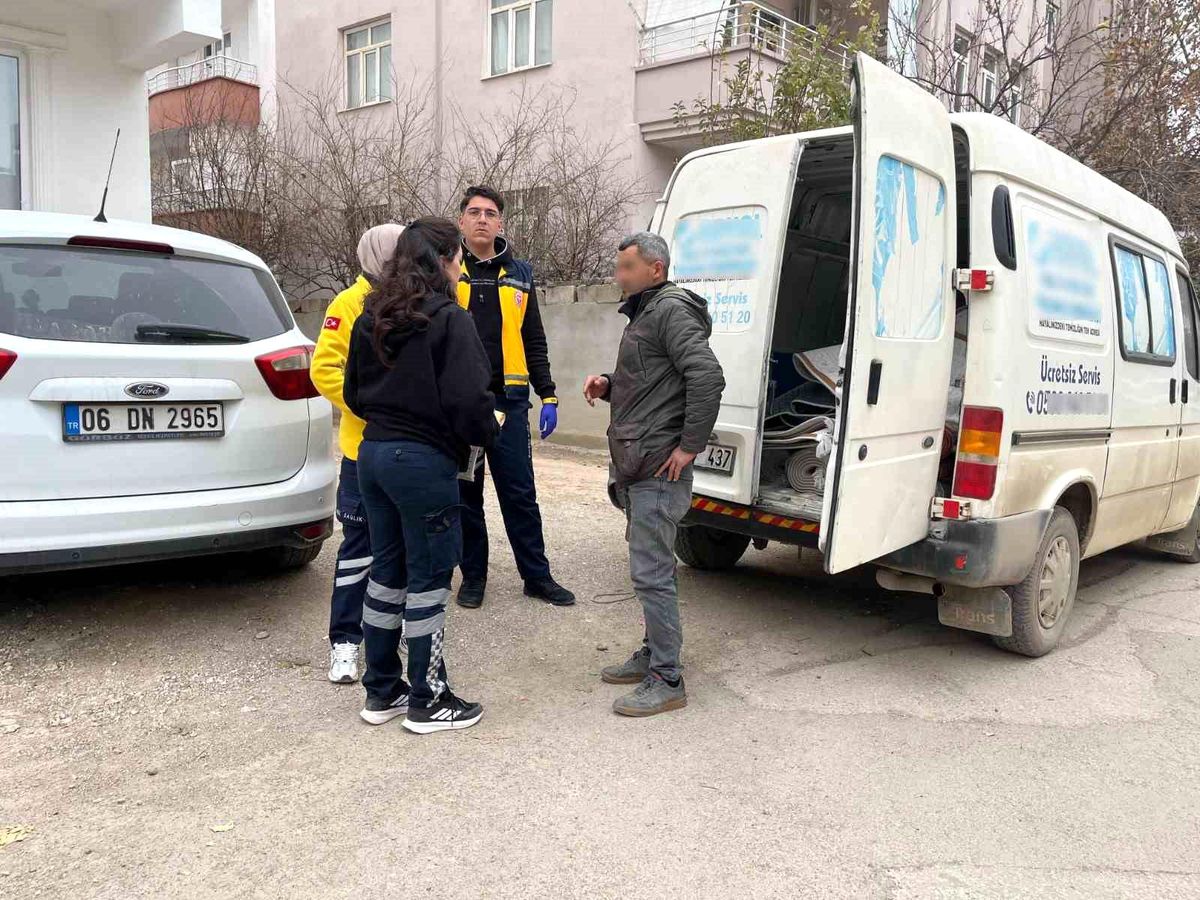 Adıyaman\'da Asansörde Mahsur Kalan Kişi Kurtarıldı
