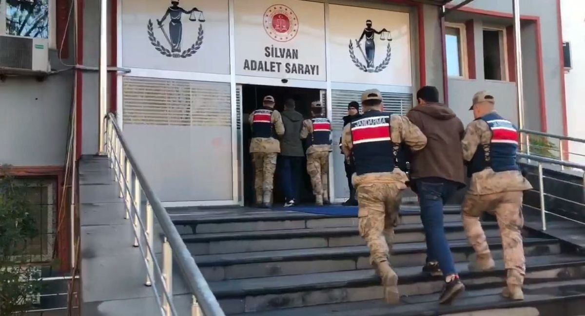 Diyarbakır\'da PKK/KCK Operasyonu: 4 Şüpheli Gözaltına Alındı