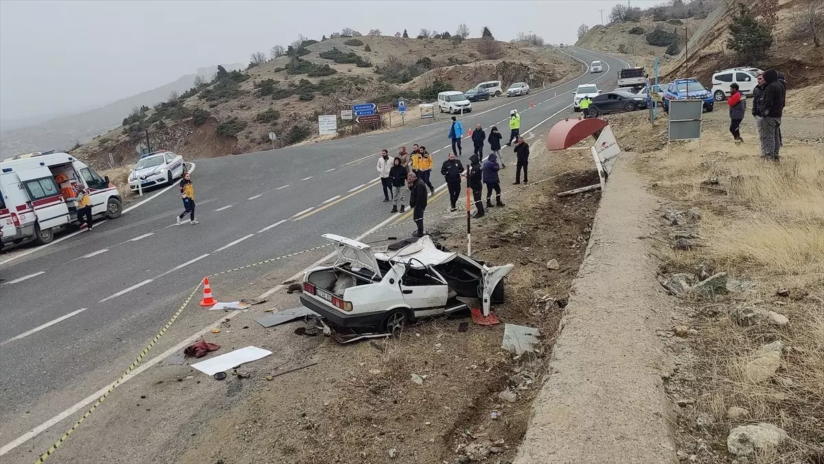 Elazığ\'da Trafik Kazası: Sürücü Hayatını Kaybetti