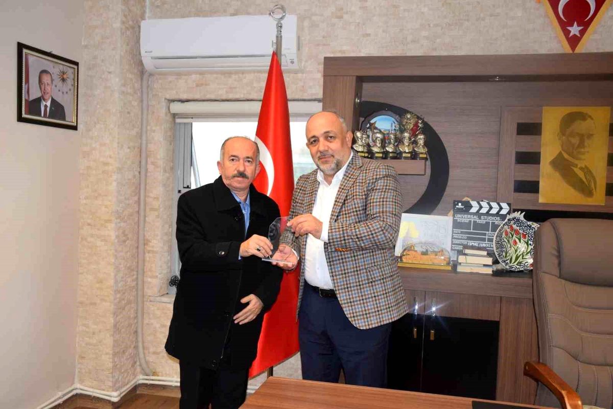 Emekli Personellere Anlamlı Uğurlama Töreni