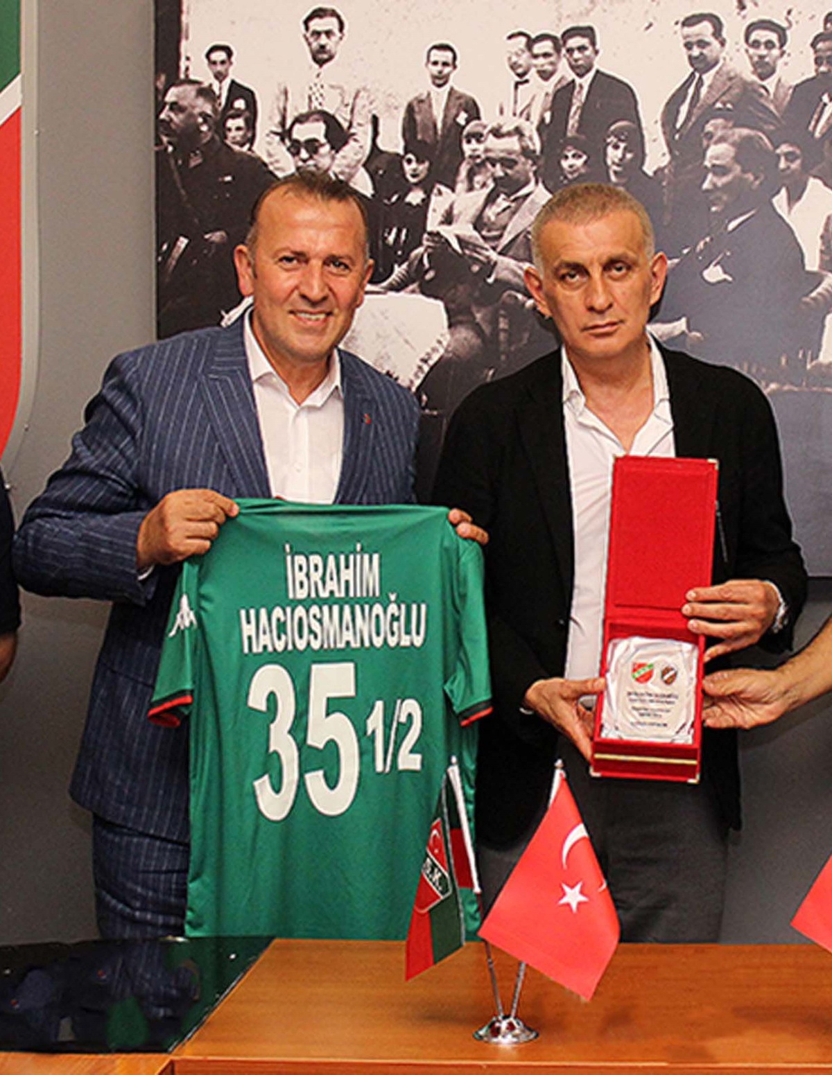 Karşıyaka Spor Kulübü\'nde Başkanlık Krizi ve Yeni Gelişmeler