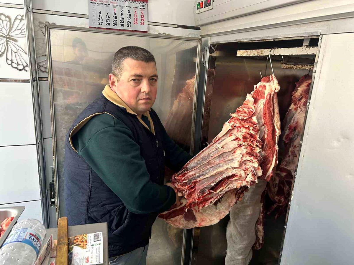 Eskişehir\'deki Kasap Soğukta Sağlığını Koruyor