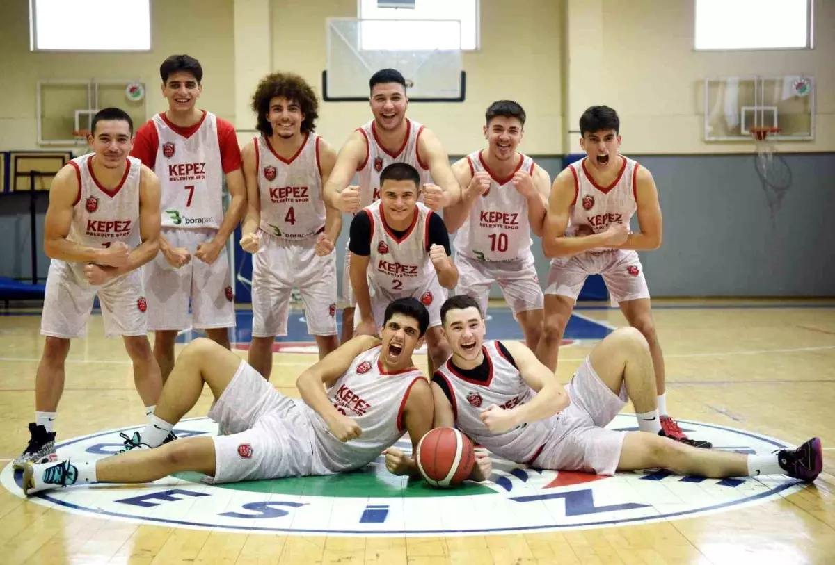 Kepez Belediyespor U18 Erkek Basketbol Takımı Bölge Şampiyonası İçin Hazırlanıyor