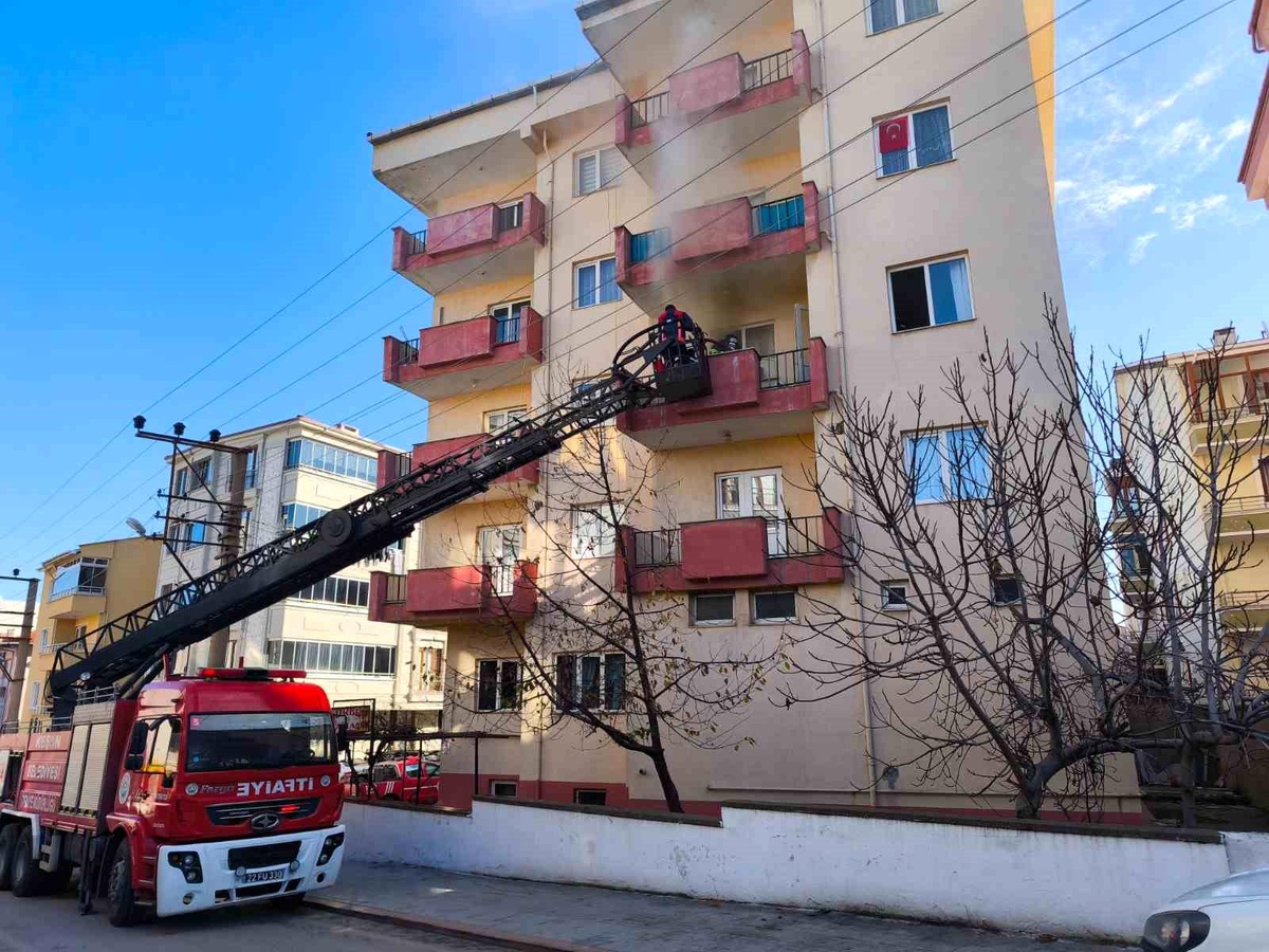 Keşan\'da Çocuk Yangını: 2 Yaralı