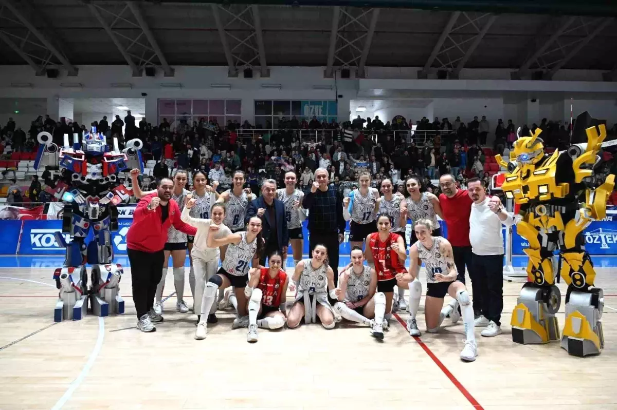 Bozüyük Kadın Voleybol Takımı\'ndan 3-0\'lık Galibiyet