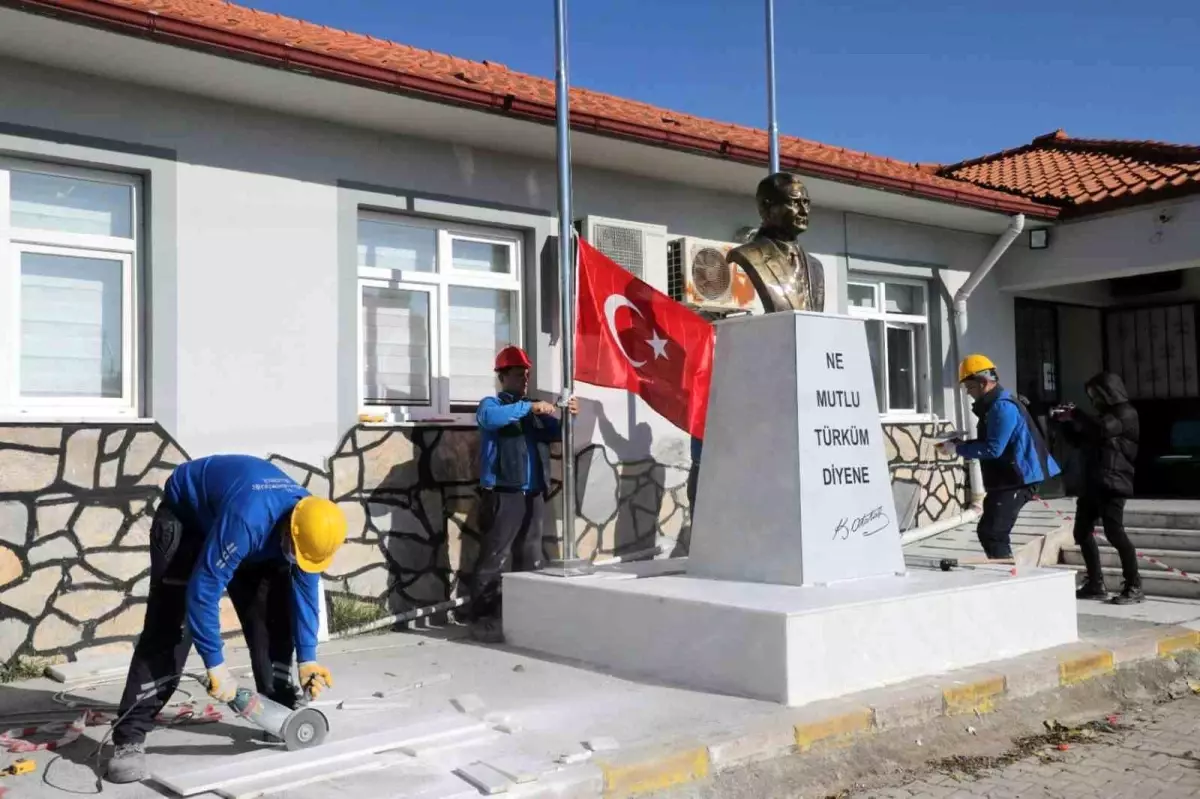 Muğla Büyükşehir Belediyesi, Atatürk Büstü Yapımına Devam Ediyor