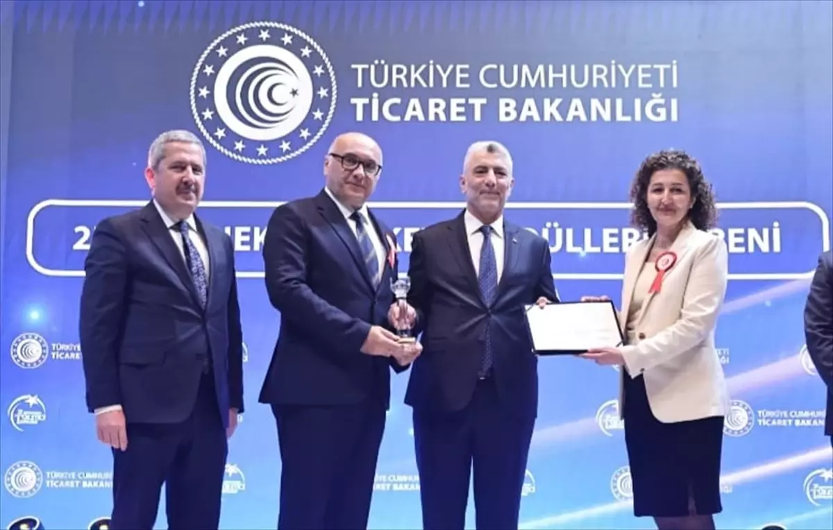 SAÜ\'de Çeşitli Konferanslar ve Ödüller