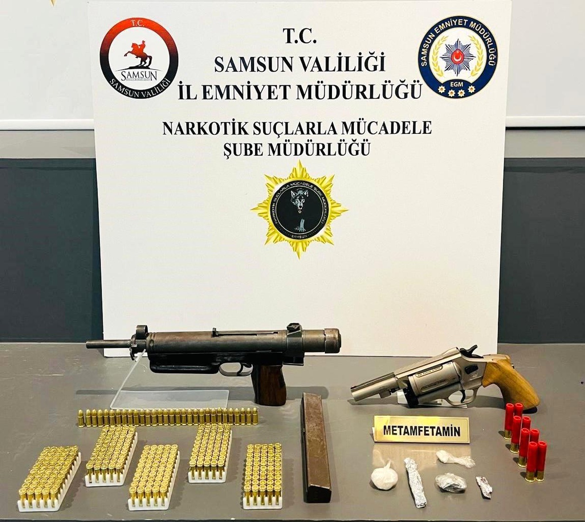 Samsun\'da Silah ve Uyuşturucu Operasyonu