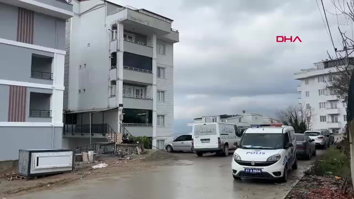 Kocaeli\'de Eşine Bıçakla Saldırdı