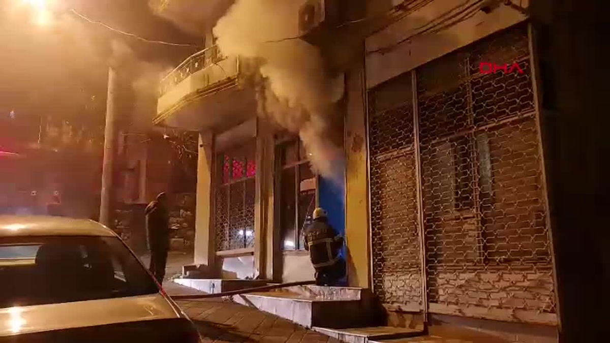 İzmit\'te Televizyon Tamir Dükkanında Yangın