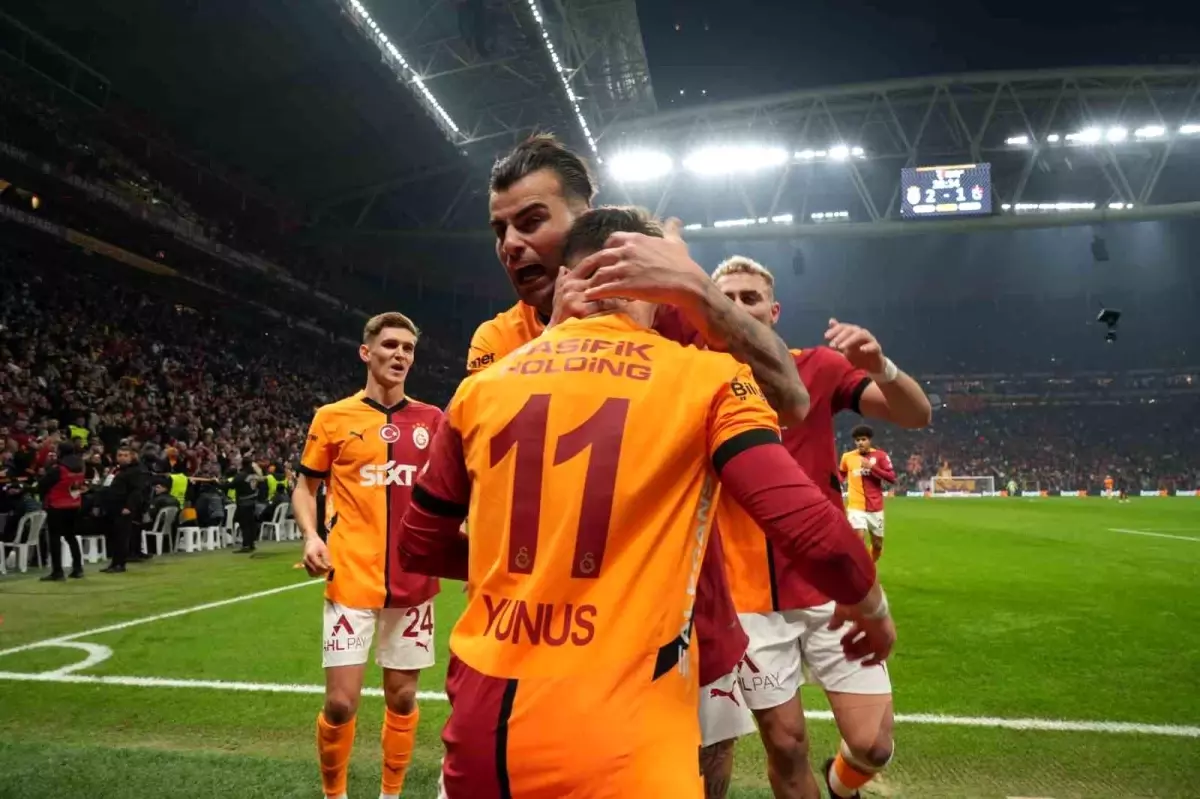 Galatasaray, Trabzonspor\'u 4-3 Yenerek Kazandı