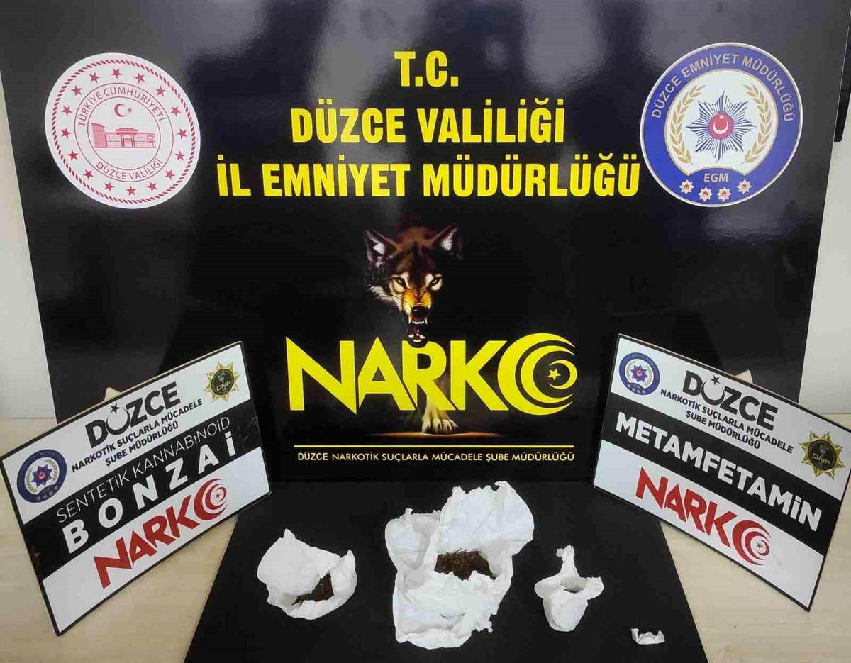 Düzce\'de Uyuşturucu Operasyonunda 2 Tutuklama