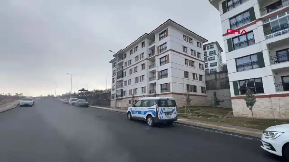 Kayseri\'de Balkondan Düşen Kadın Yaralandı