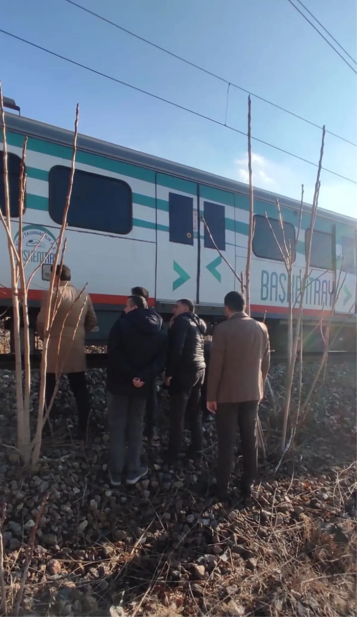 Başkentray Treni Kaya Düşmesi Sonucu Kaza Geçirdi