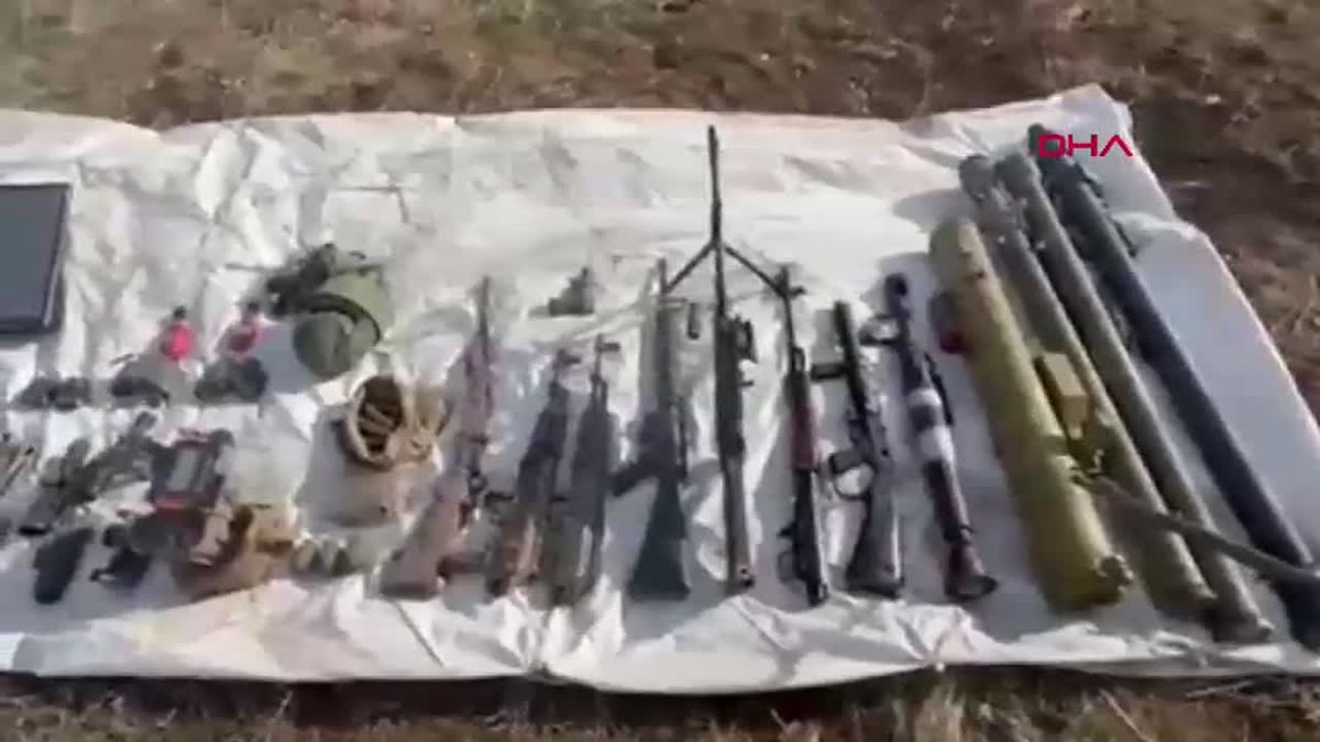 Pençe-Kilit Harekatı\'nda Mağarada Çok Sayıda Silah ve Mühimmat Ele Geçirildi
