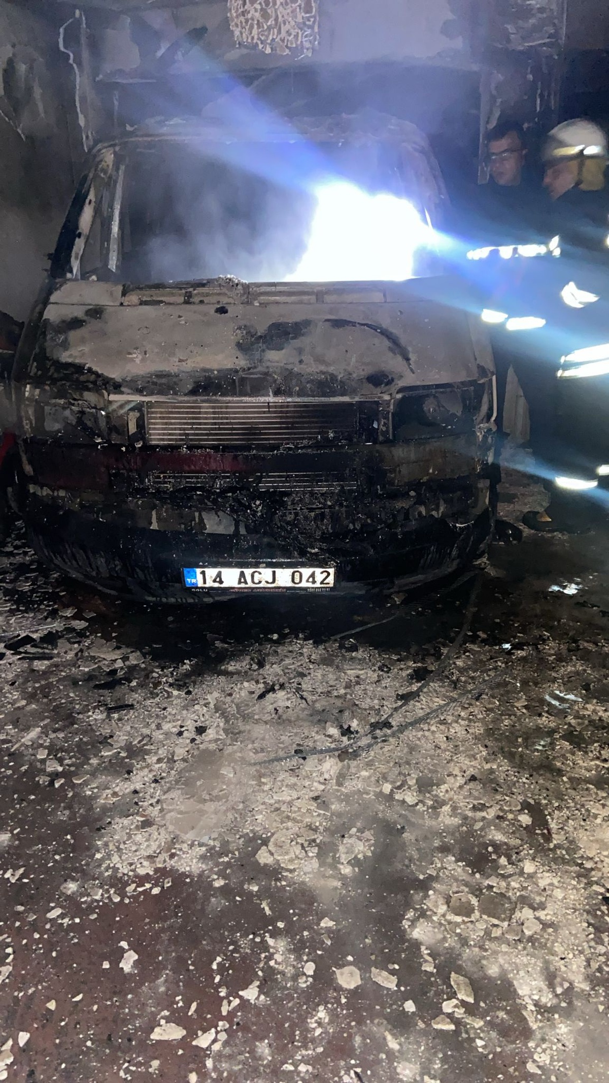 Bolu\'da Garajda Yangın: 8 Apartman Sakini Tahliye Edildi
