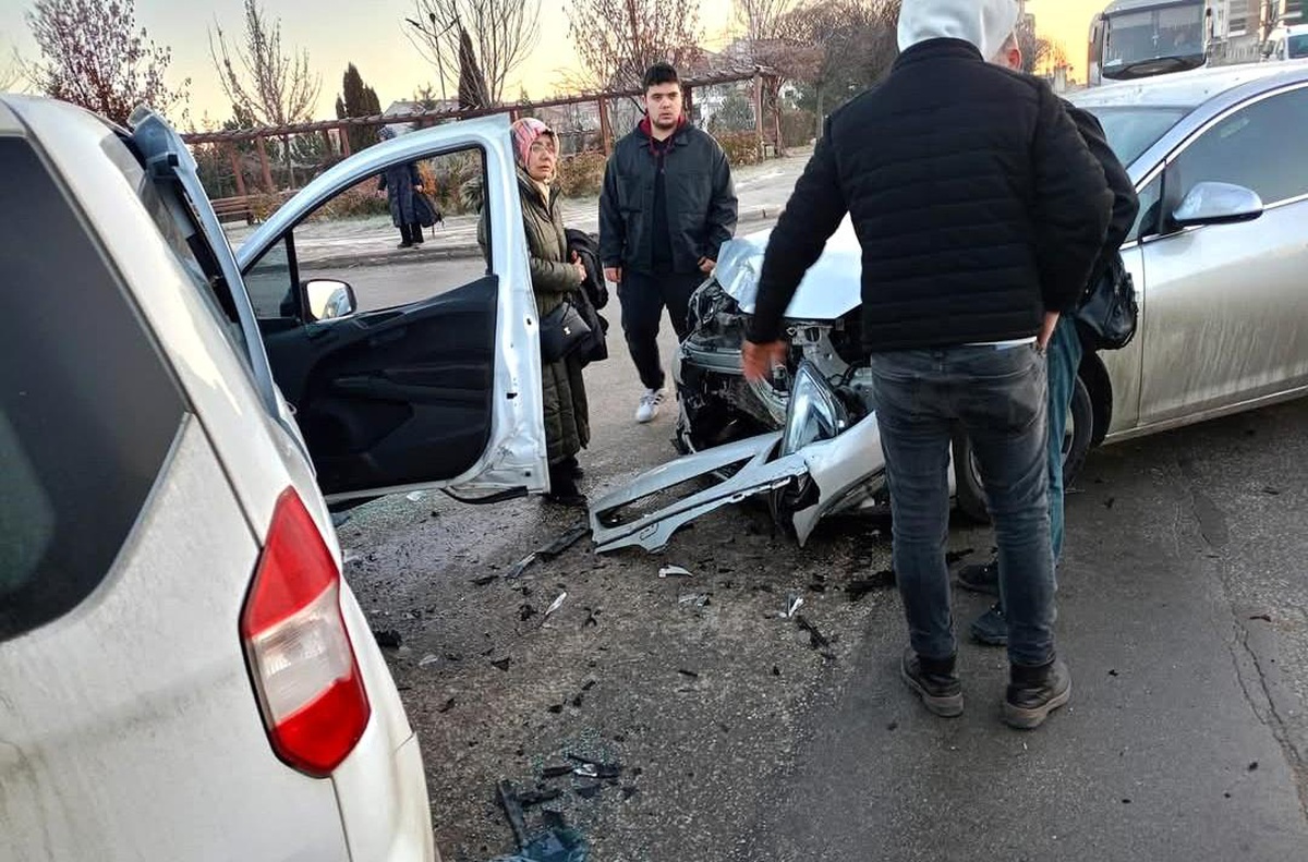 Eskişehir\'de Gizli Buzlanma Kazaya Neden Oldu
