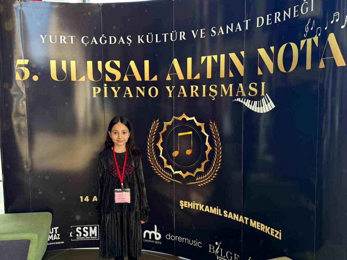 Ceyda Sayar, Piyano Yarışmasında Türkiye Birincisi