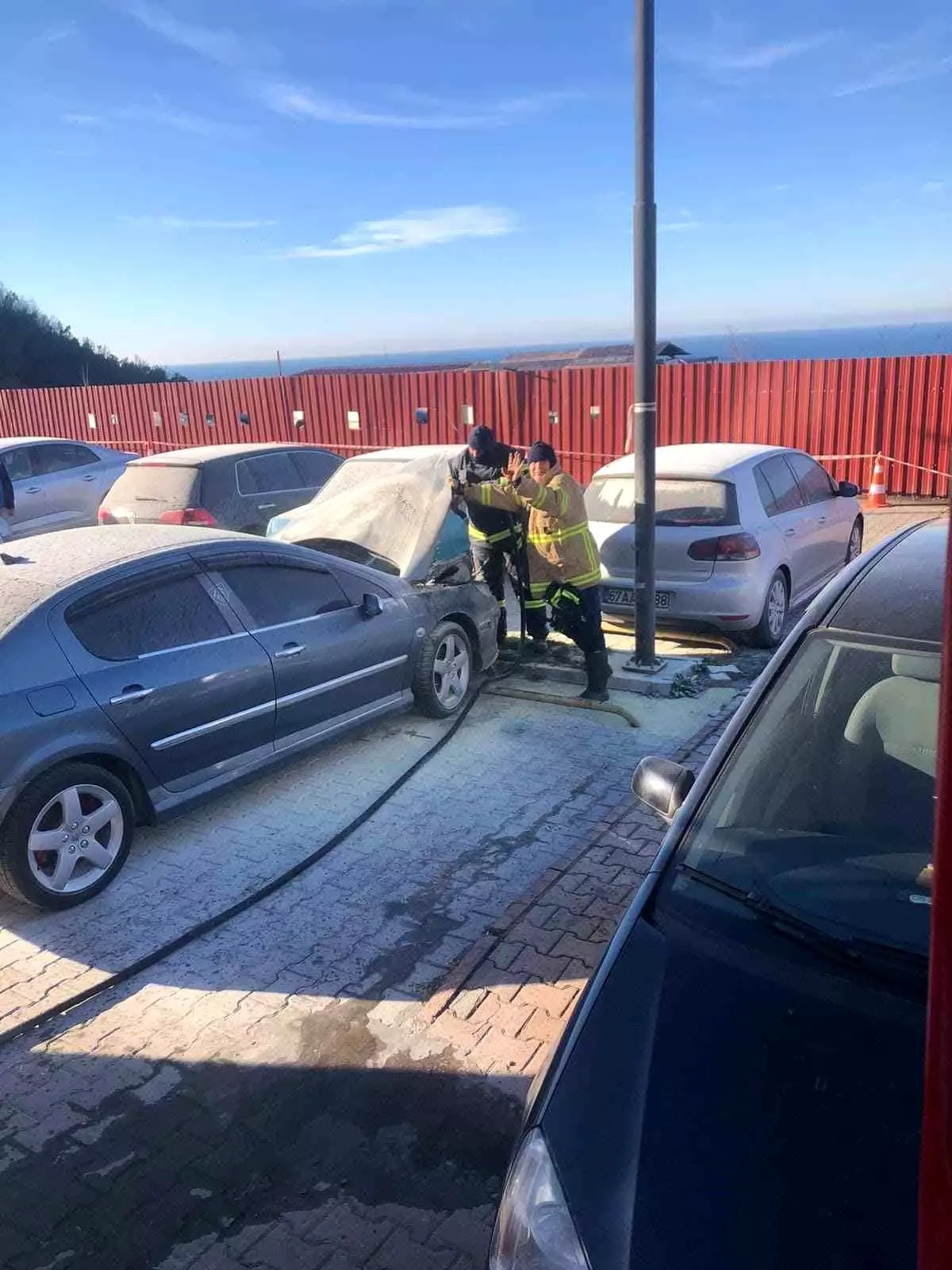 Zonguldak\'ta Hastane Otoparkında Otomobil Yangını