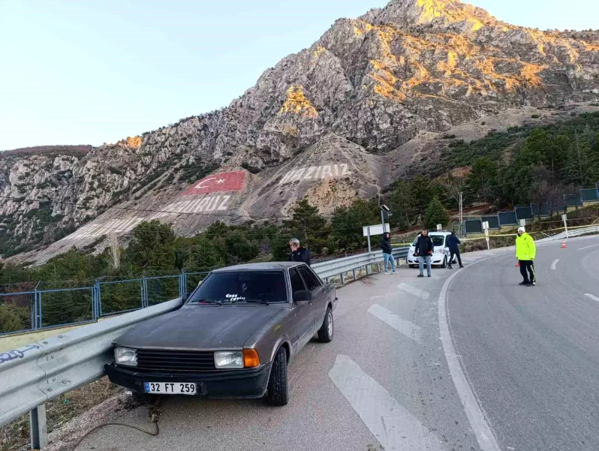 Eğirdir\'de Kaza: Sürücü Yaralandı