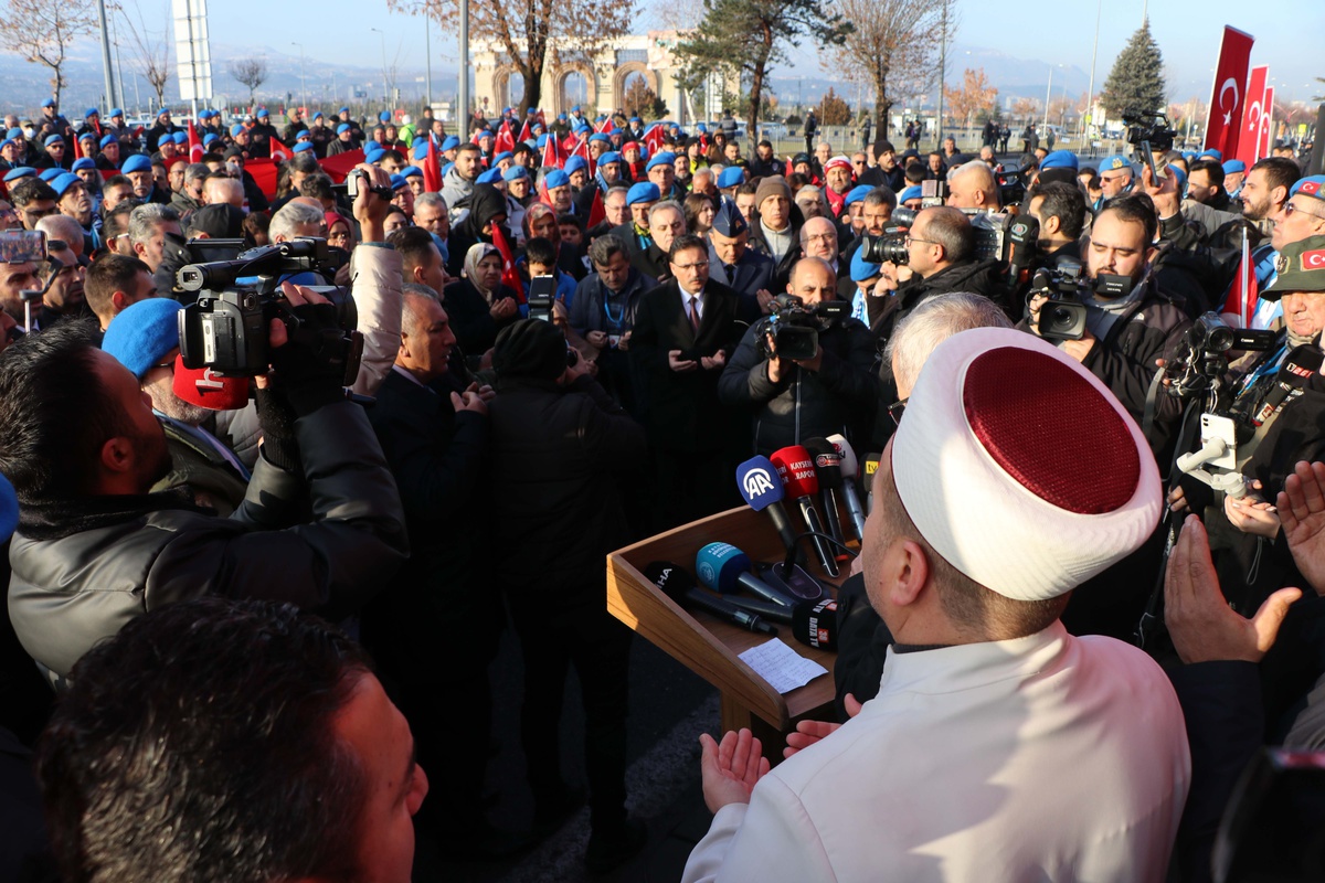 Kayseri\'de 15 Şehit Dualarla Anıldı