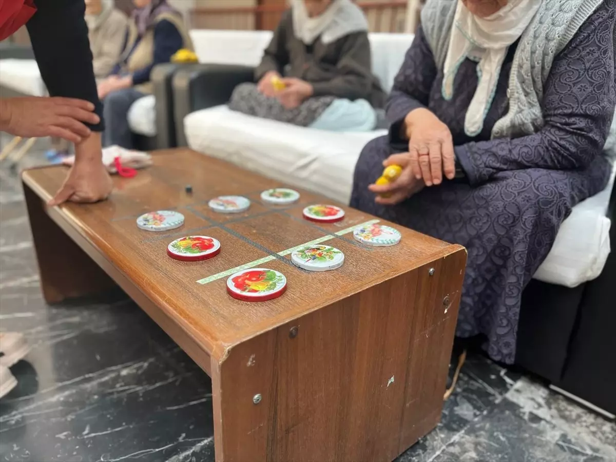 Huzurevinde Mantı ve Lahana Keyfi