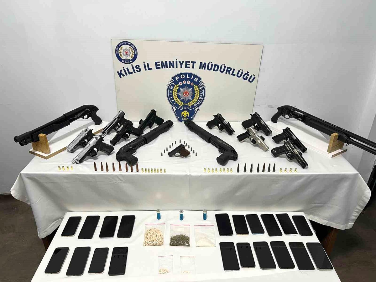 Kilis\'te Uyuşturucu ve Silah Operasyonu