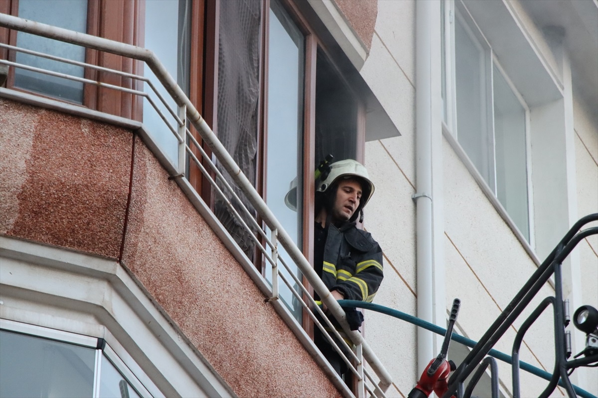 Kırklareli\'nde Apartman Yangını