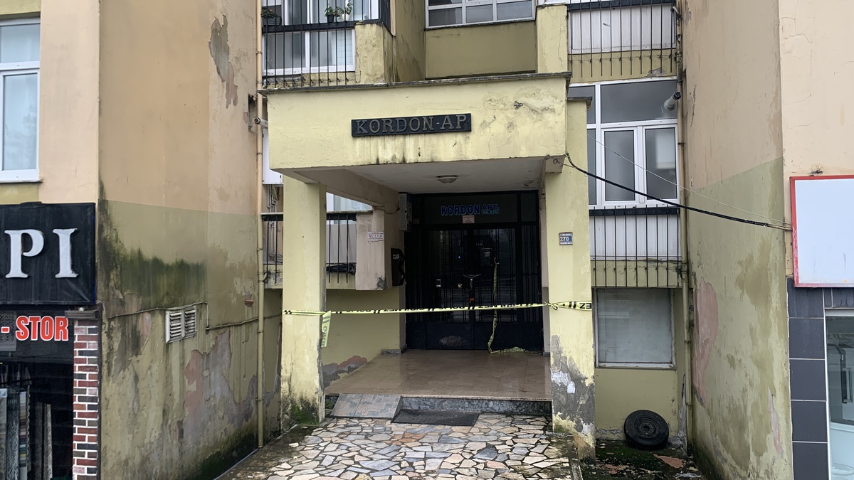 Rize\'de Fırtına Sonrası Apartman Mühürlendi