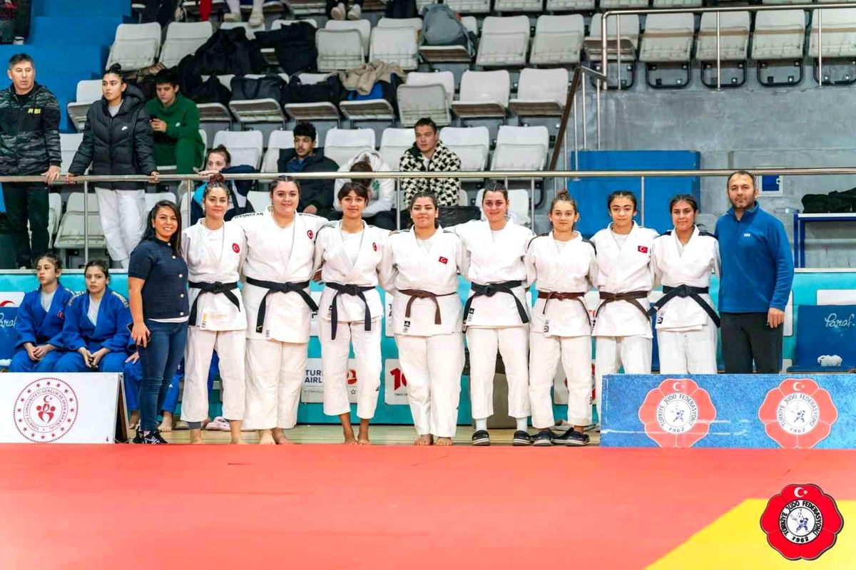 Salihli Judo Takımı Süper Lig\'de!