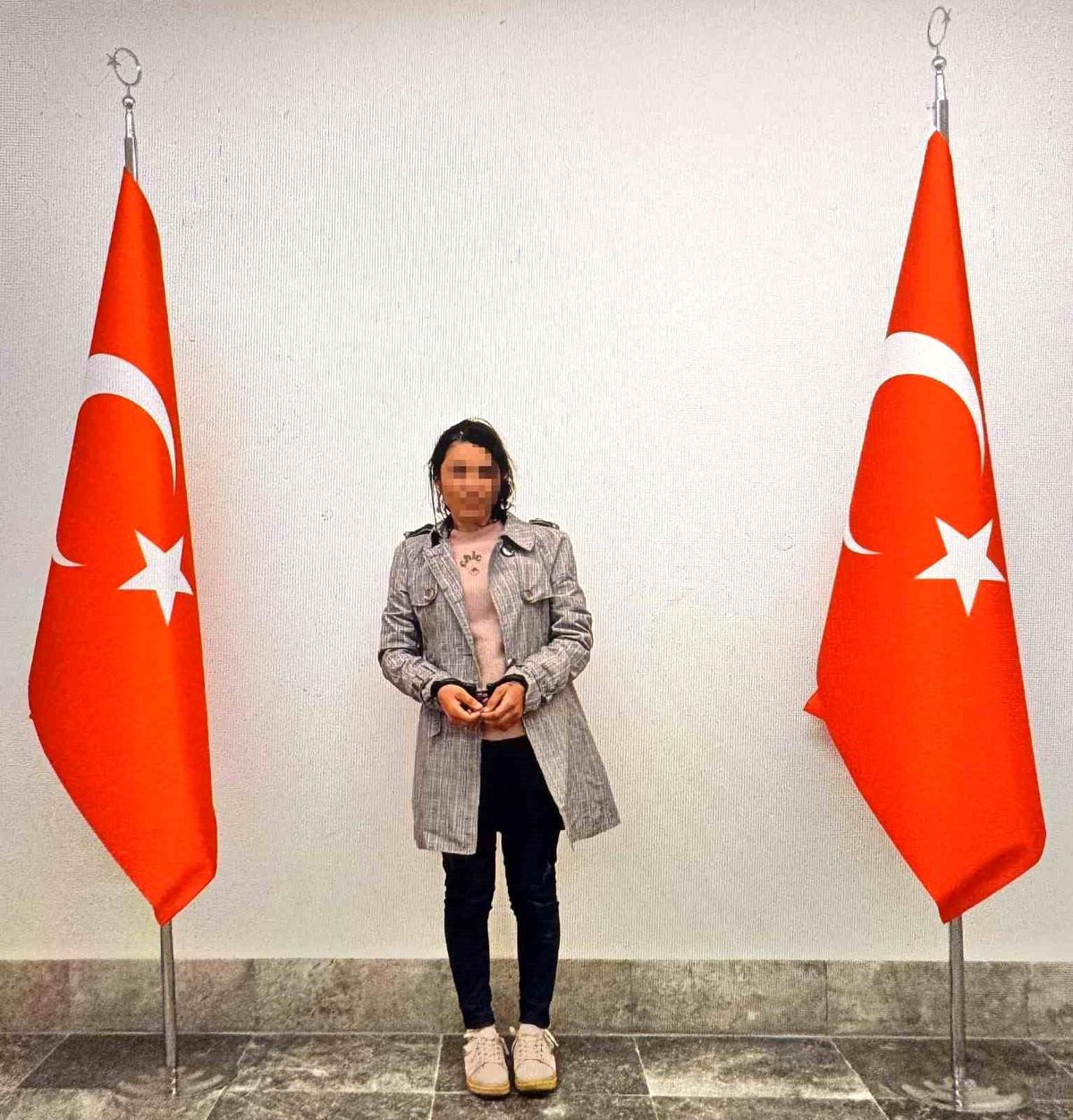 Şanlıurfa\'da Kadın Terörist Teslim Oldu