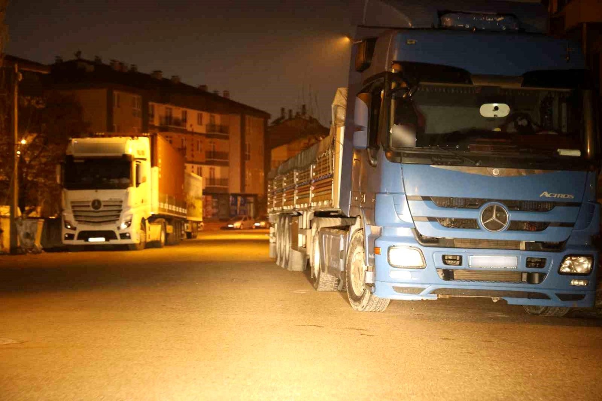 Aksaray\'da Tır ve Kamyon Parkları Tehlike Saçıyor