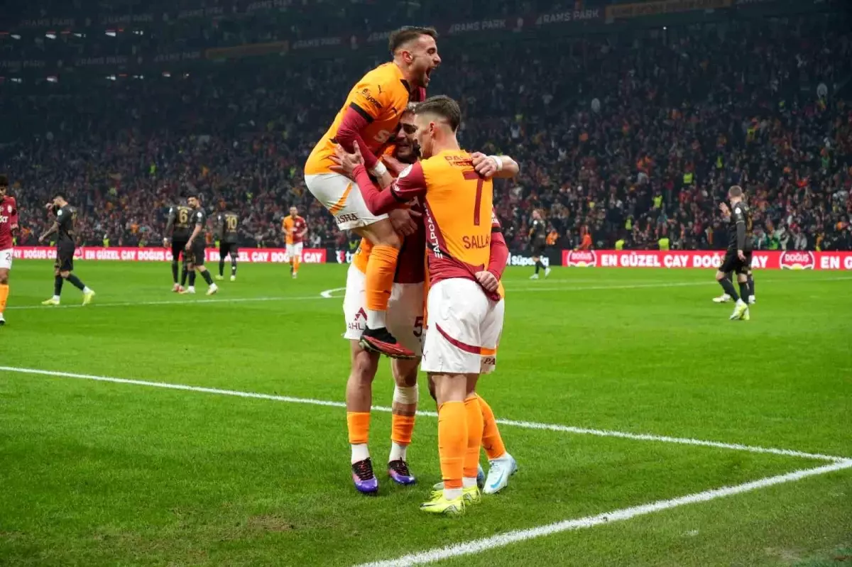 Galatasaray ve Fenerbahçe Zaferle Haftayı Kapattı