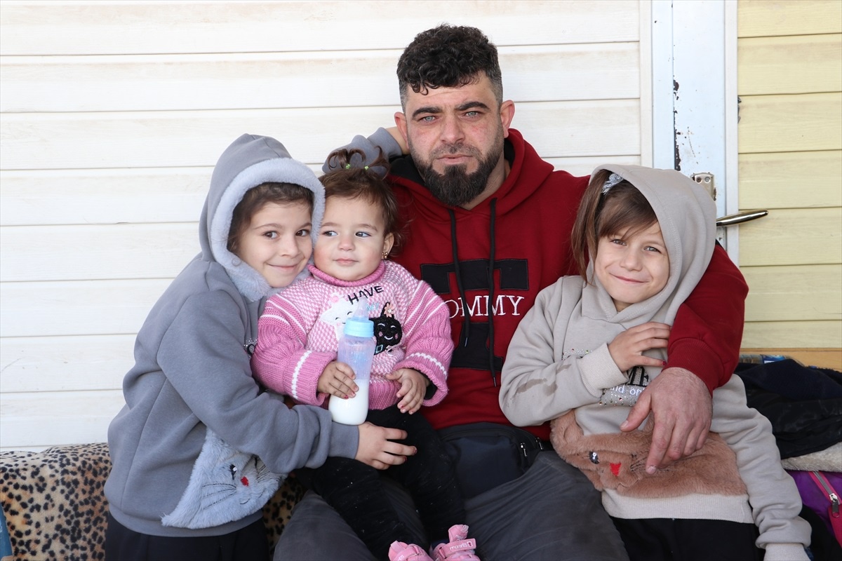 Türkiye\'deki Suriyeliler ülkelerine dönüyor