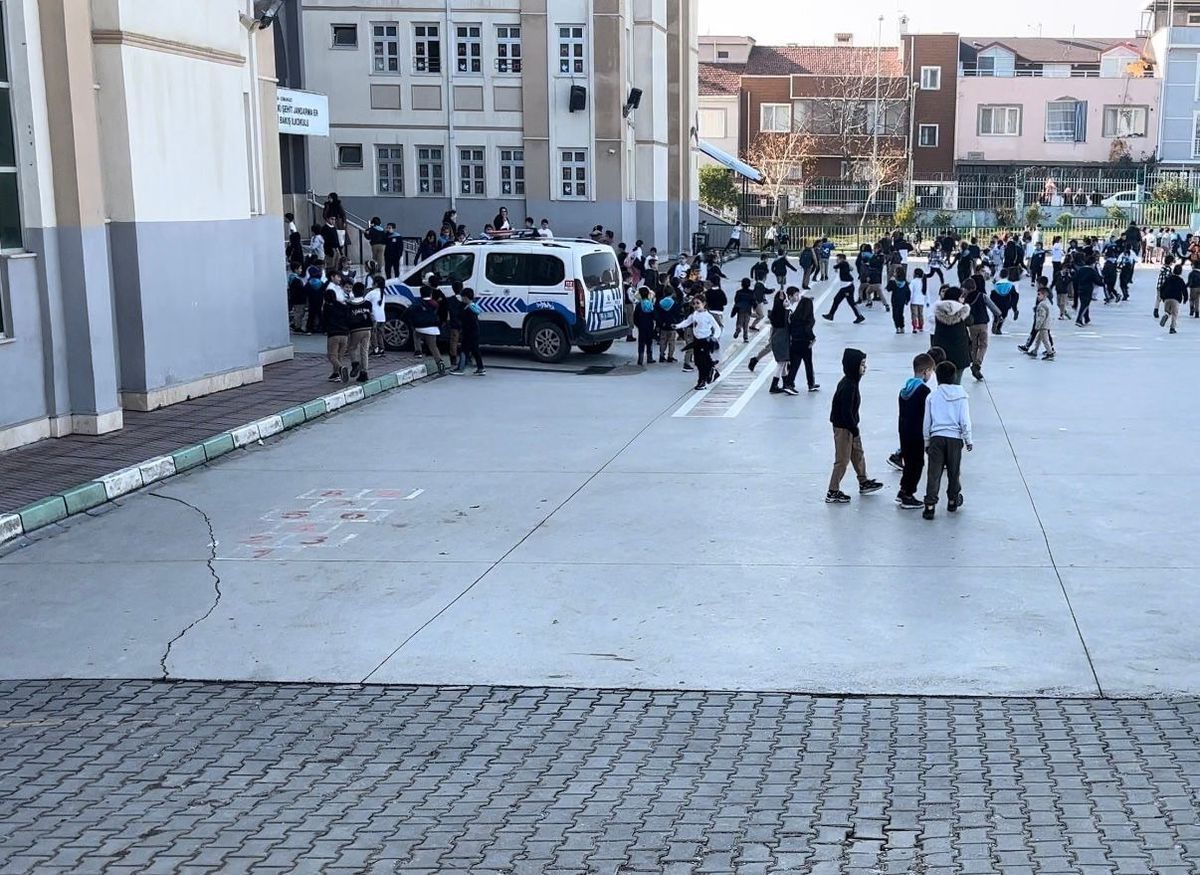 Bursa\'da Yerli Malı Haftası Etkinliğinde Gıda Zehirlenmesi Şüphesi