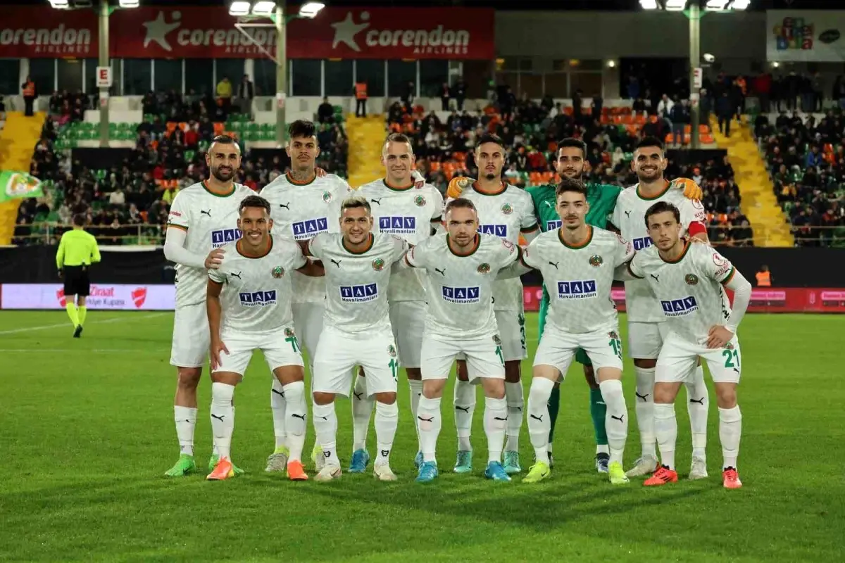 Alanyaspor, Amedspor\'u Geçerek Gruplara Yükseldi