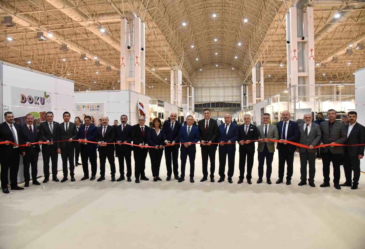 10. PENTEX Fuarı Açıldı: Tekstil Sektörü Ekonominin Lokomotifi