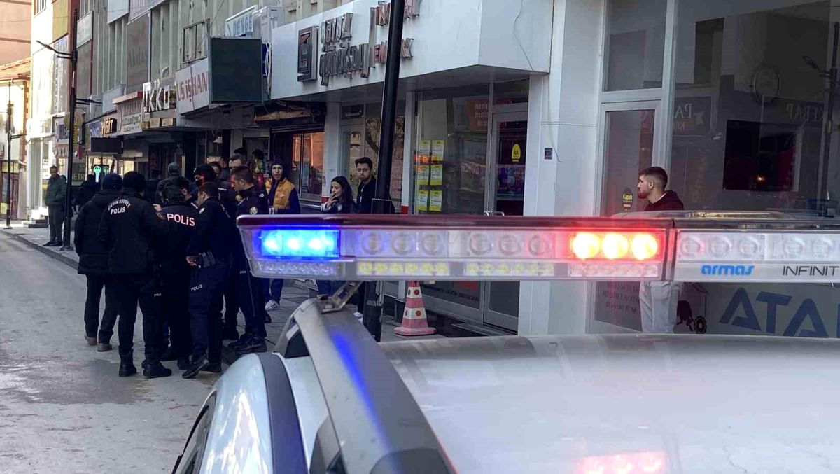 Aksaray\'da Bıçaklı Kavga: 1 Yaralı