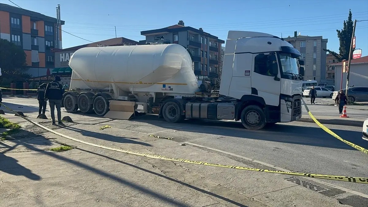 Arnavutköy\'de tanker kazası: 77 yaşında hayatını kaybetti