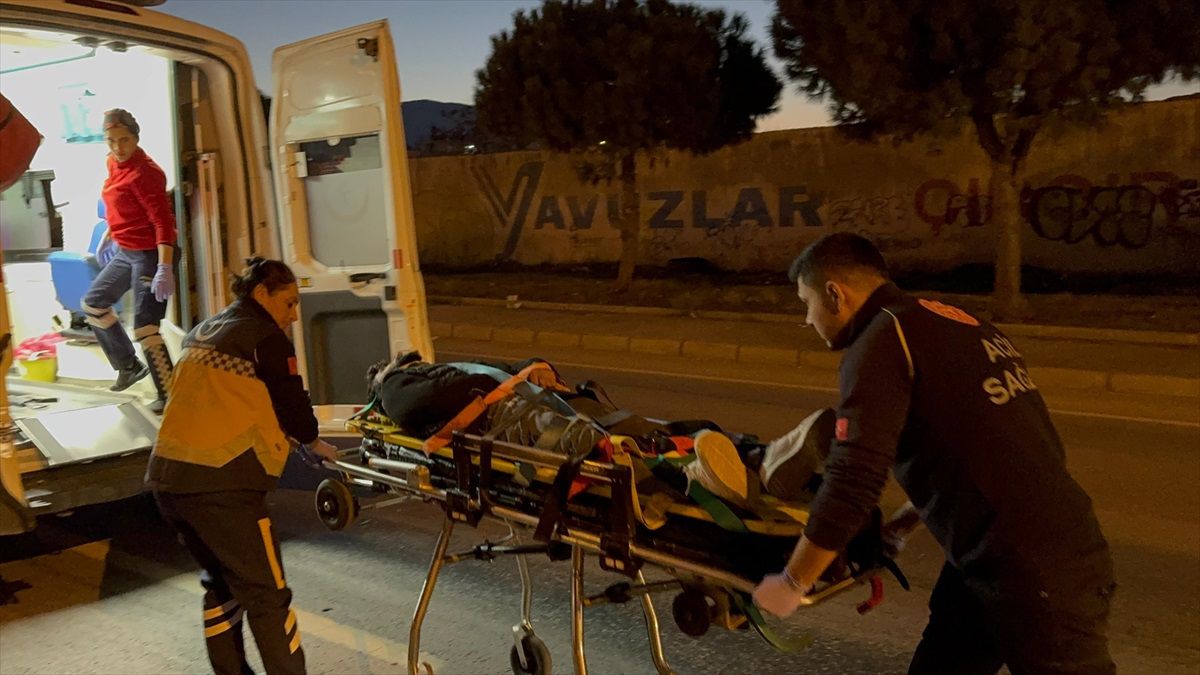 Söke\'de Trafik Kazası: 5 Yaralı