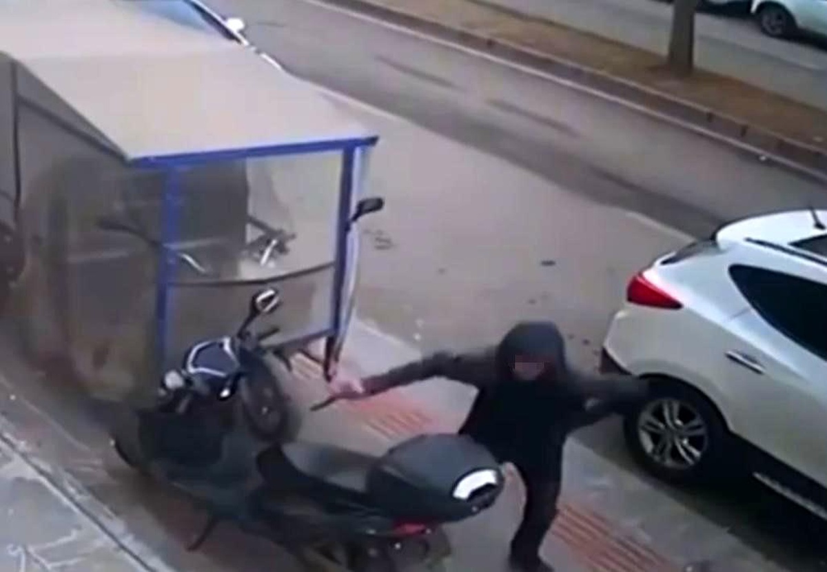 Batman\'da Motosikletten Telefon Hırsızlığı